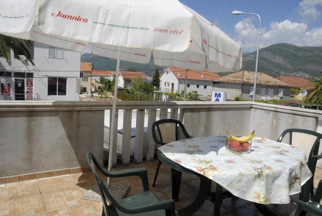 Apartments Dosljak Tivat Exterior foto